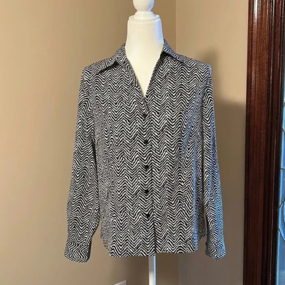 Liz Baker Petite black/white button up top sz6P